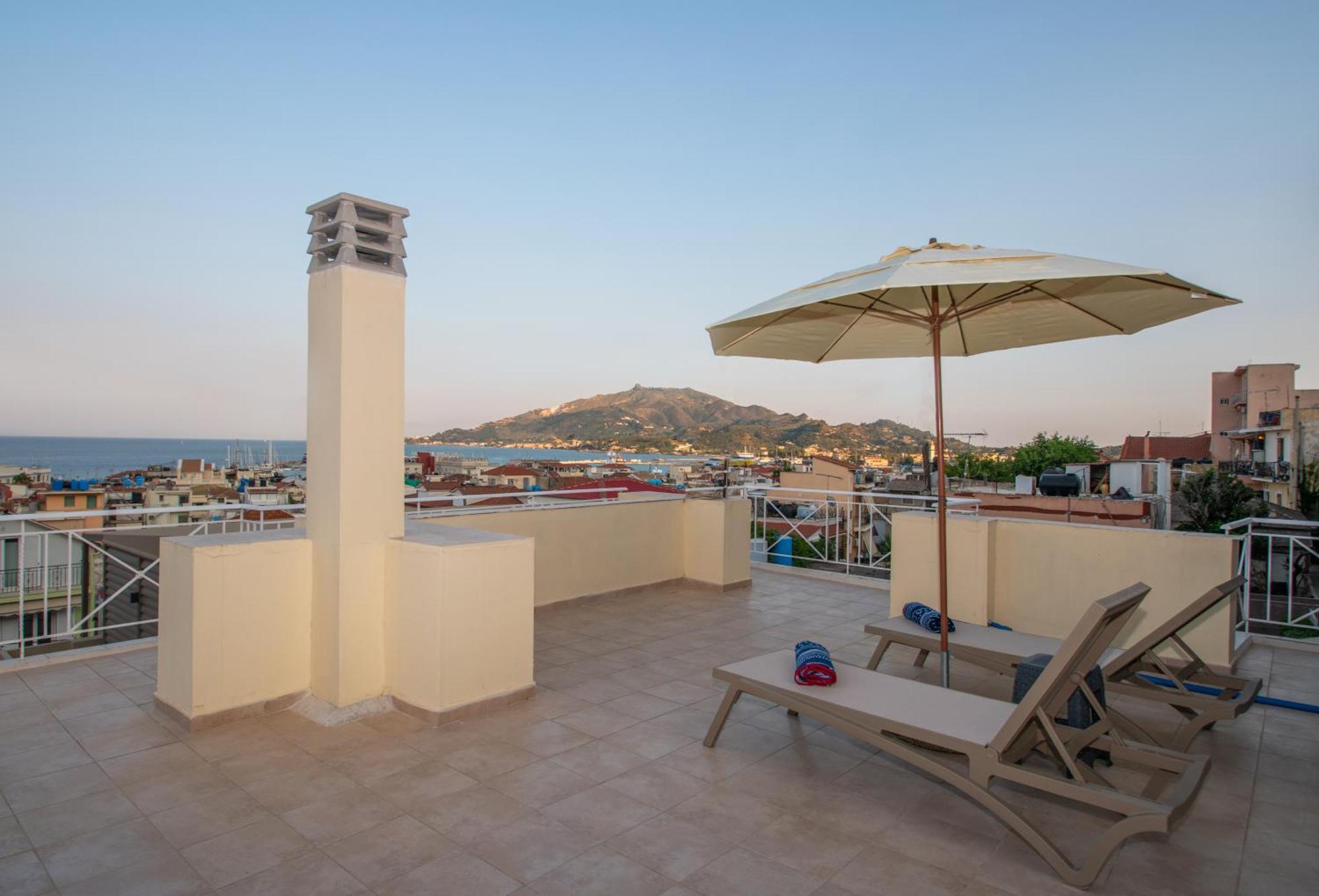 Coconut Tree House With Port View