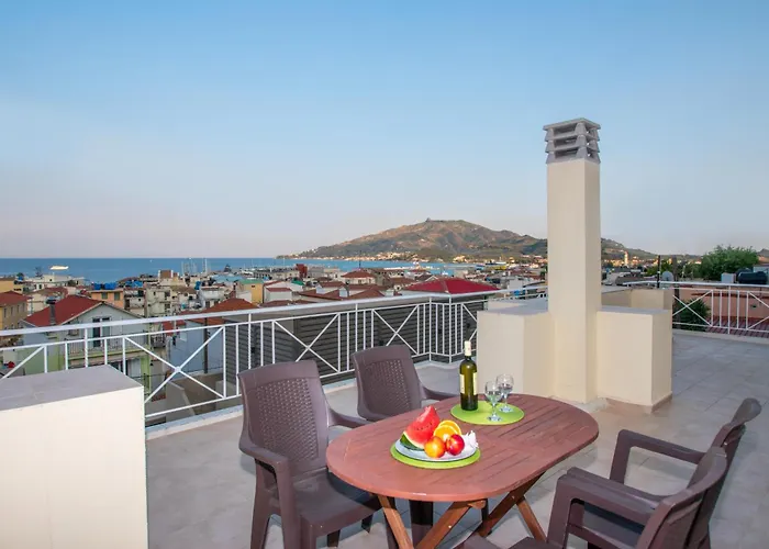Coconut Tree House With Port View