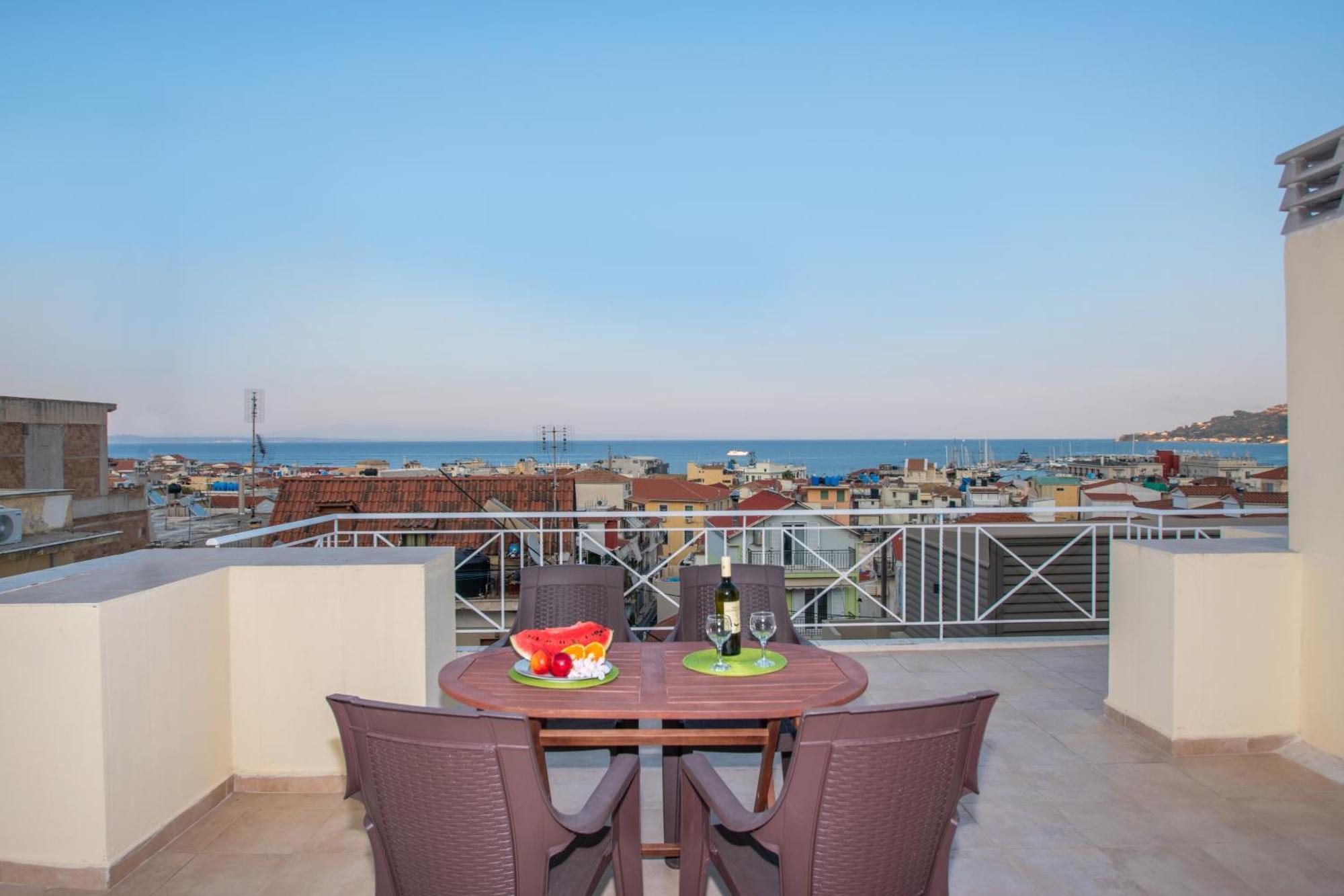 Coconut Tree House With Port View